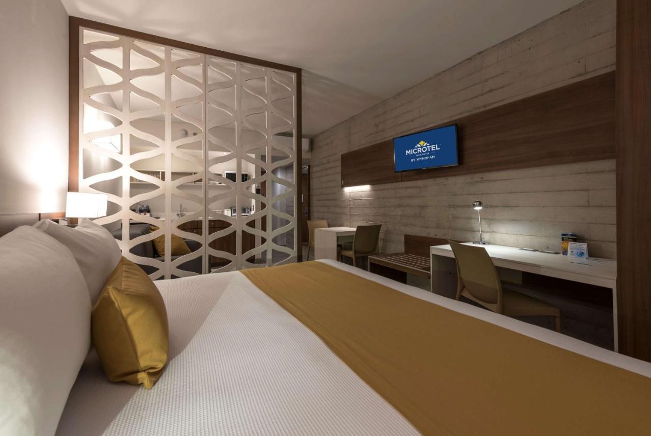 Microtel Inn & Suites By Wyndham Guadalajara Sur Palomar Esterno foto